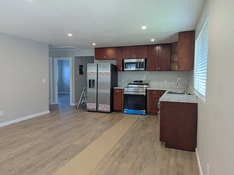 19118 Meekland Ave #B — Photo 6
