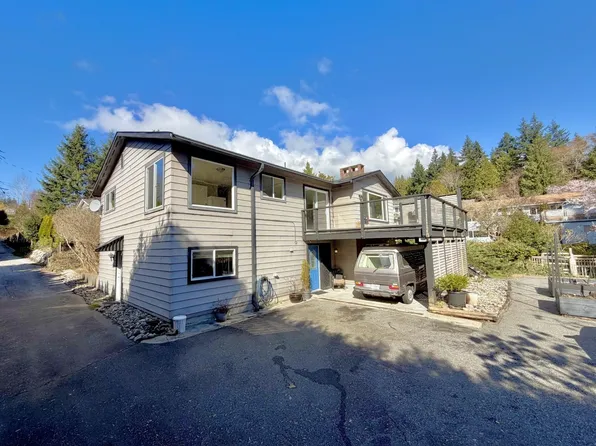 682 Crucil Rd, Gibsons, BC V0N 1V9