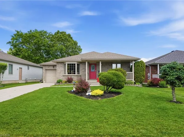 12 Schneider Dr, Norfolk County, ON N0A 1N4
