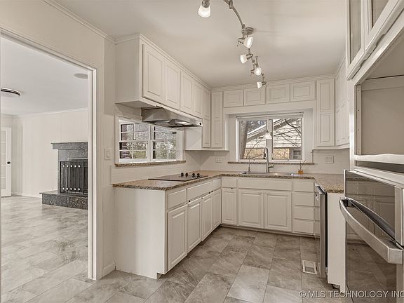 5th image of 4416 E 58th Pl
