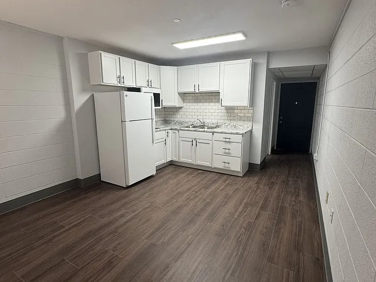104 S Main St — Photo 56