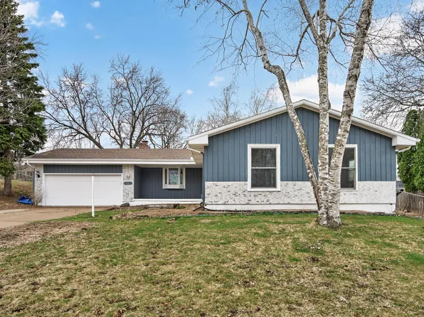 4608 W 99th St, Bloomington, MN 55437