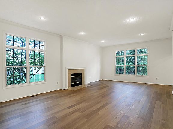 5th image of 3161 S Coppertree Dr