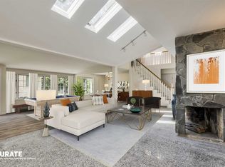 151 Village Rd, Manhasset, NY 11030