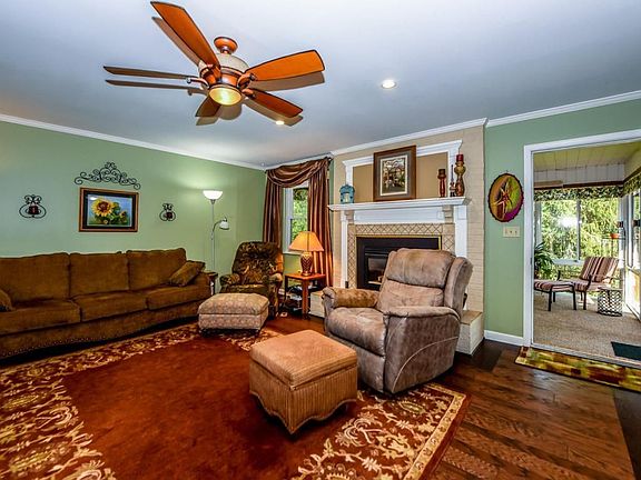 4th image of 1313 Carowinds Cir