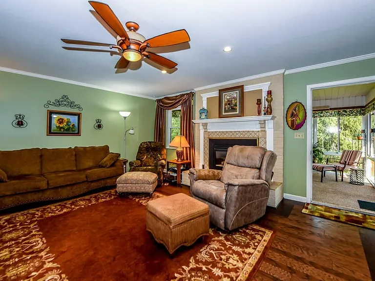 1313 Carowinds Cir — Photo 4
