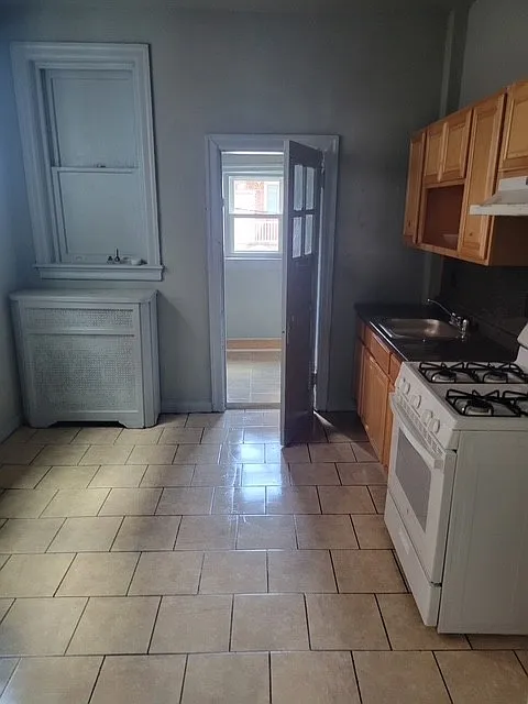 3 bed, 1496 sqft, $1,895 — Photo 3