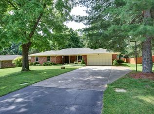 1724 E Lakewood St, Springfield, MO 65804