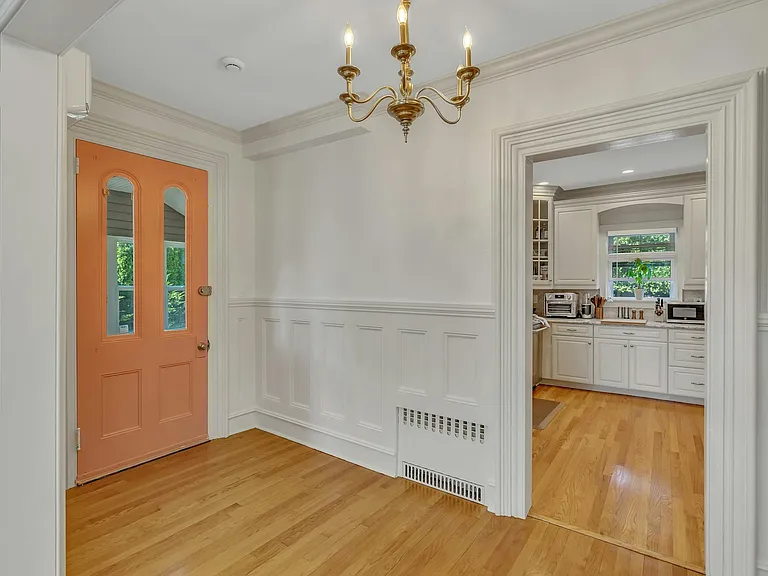74 Union Ave — Photo 16