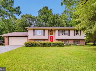 825 Sunstrand Rd, Reisterstown, MD 21136