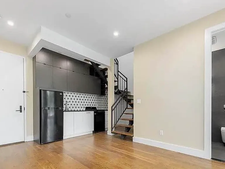877 Park Ave #4B — Photo 1