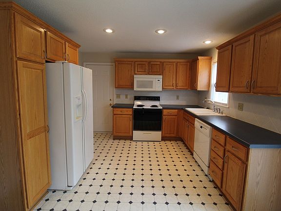 5th image of 6111 Floyd St