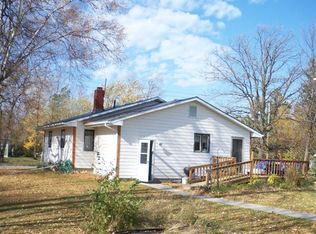 110 Dale Ave SW, Warroad, MN 56763