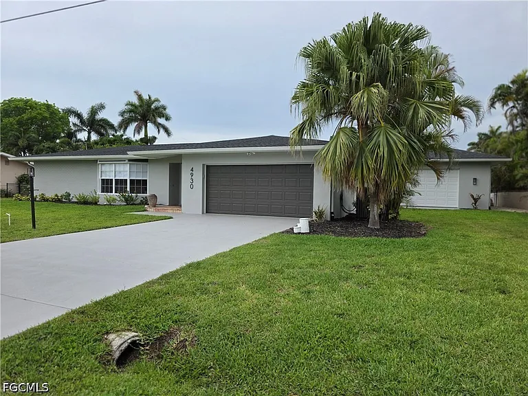 4930 Edith Esplanade Cpe — Photo 36