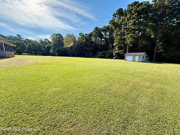 5th image of 297 Old Magee Rd