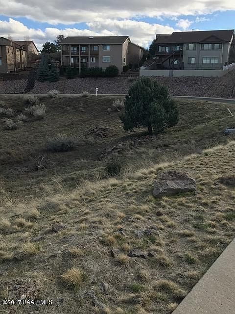 2nd image of 2231 Lakewood Dr