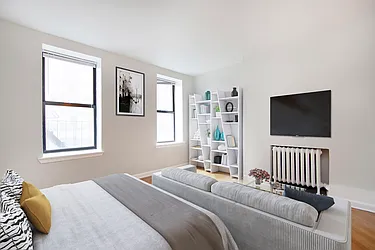 Rented by R New York