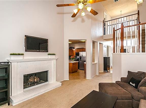 3rd image of 6201 Oxford Pl
