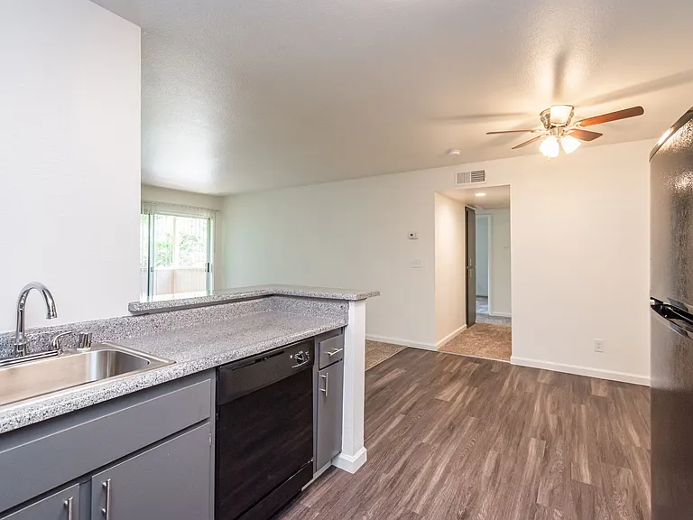 Carmel Pointe Apartments — Photo 44