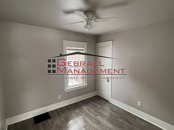 2nd image of 1402 Lincoln Dr