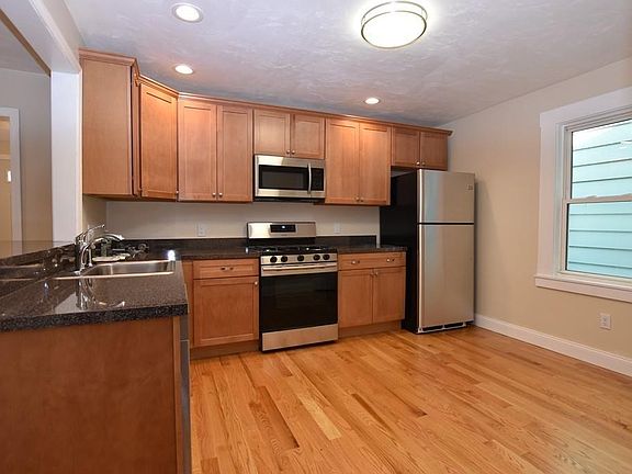 5th image of 23 Sawin St #23