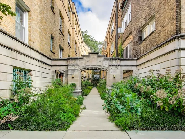 1522 E 59th St #2F, Chicago, IL 60637