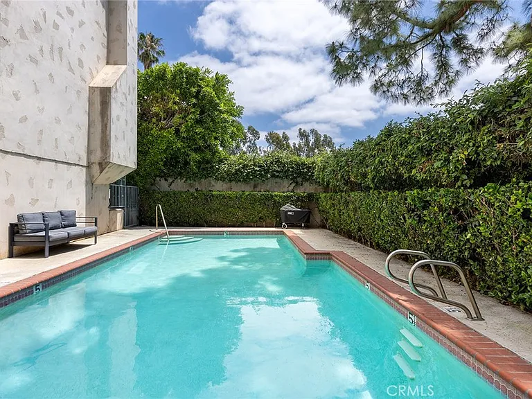 14328 Magnolia Blvd #2 — Photo 20