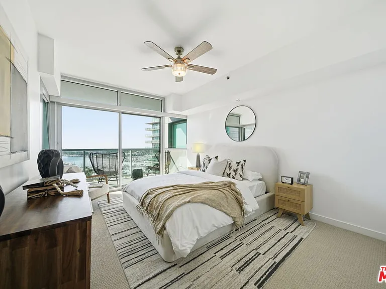 13650 Marina Pointe Dr #1603 — Photo 23