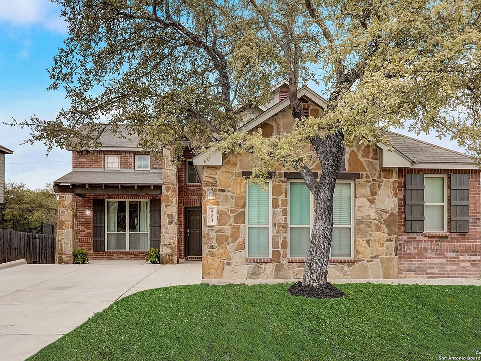 1st image of 903 OAKWOOD WAY