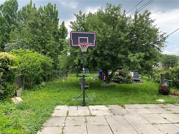 5th image of 10 Armstrong Ave