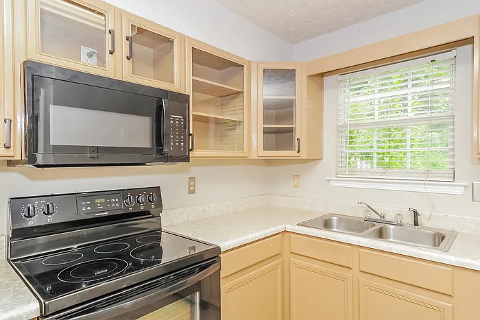 6560 Wellington Chase Ct — Photo 8