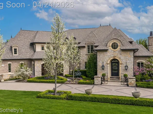 4911 Pinnacle Blvd, Rochester, MI 48306