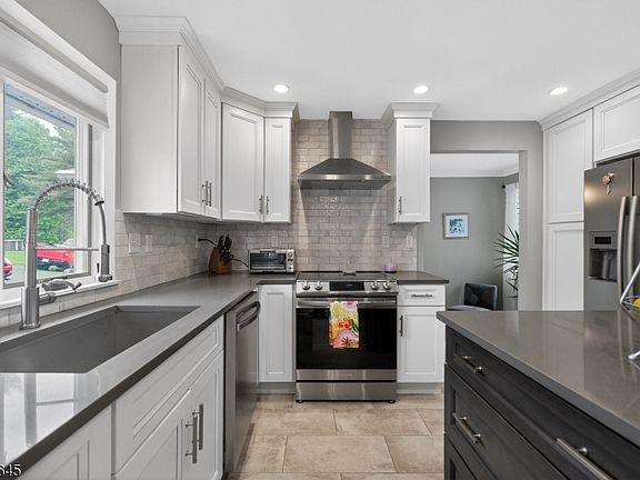 5th image of 103 Asbury Rd