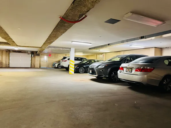 64-34 Grand Cent Parkway image 11 of 11