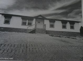 1068 Elaine Dr, Tazewell, TN 37879