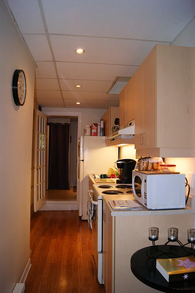 919 Bronson Avenue — Photo 4
