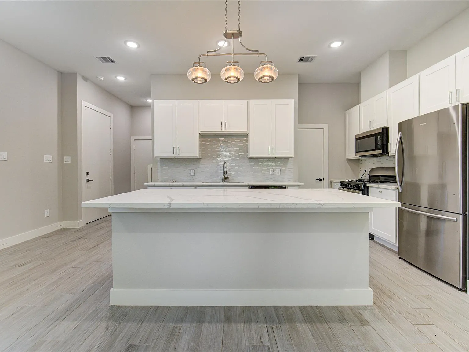 3 bed, 2.5 bath, 1503 sqft, $2,195 — Photo 4