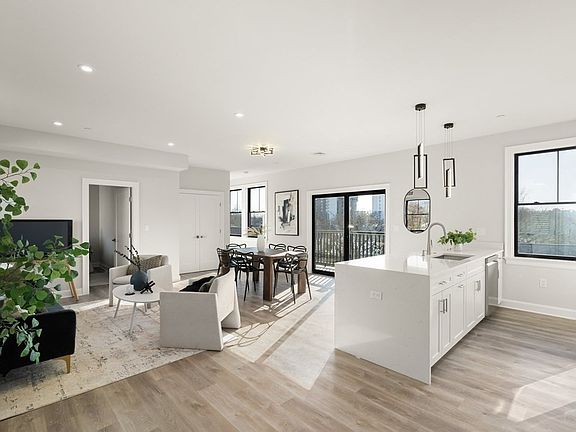 4th image of 16 Foster Ct #Penthouse B