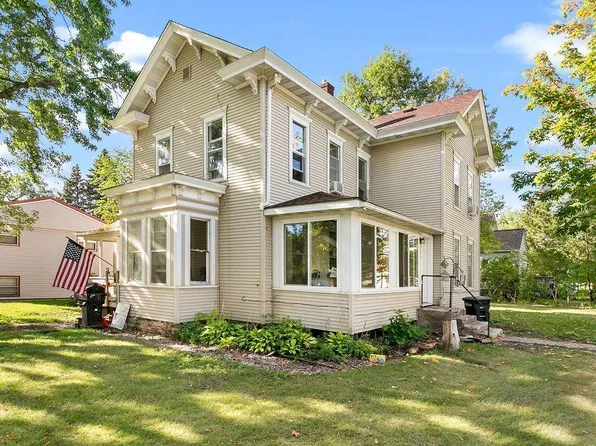 412 4th St SE, Little Falls, MN 56345