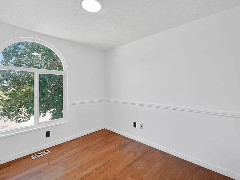 2289 N Sunset Dr W — Photo 11