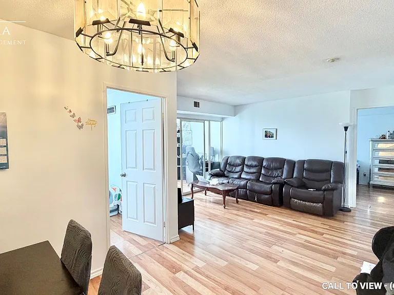 285 Enfield Pl #802 — Photo 3