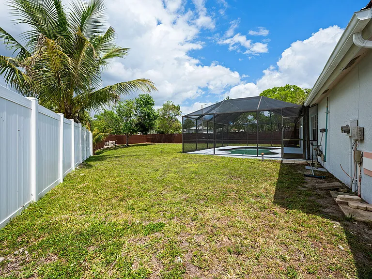 13400 NW 5th Ct — Photo 33