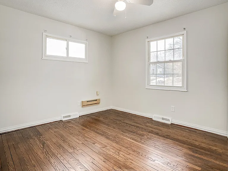 3604 E 61st St — Photo 14