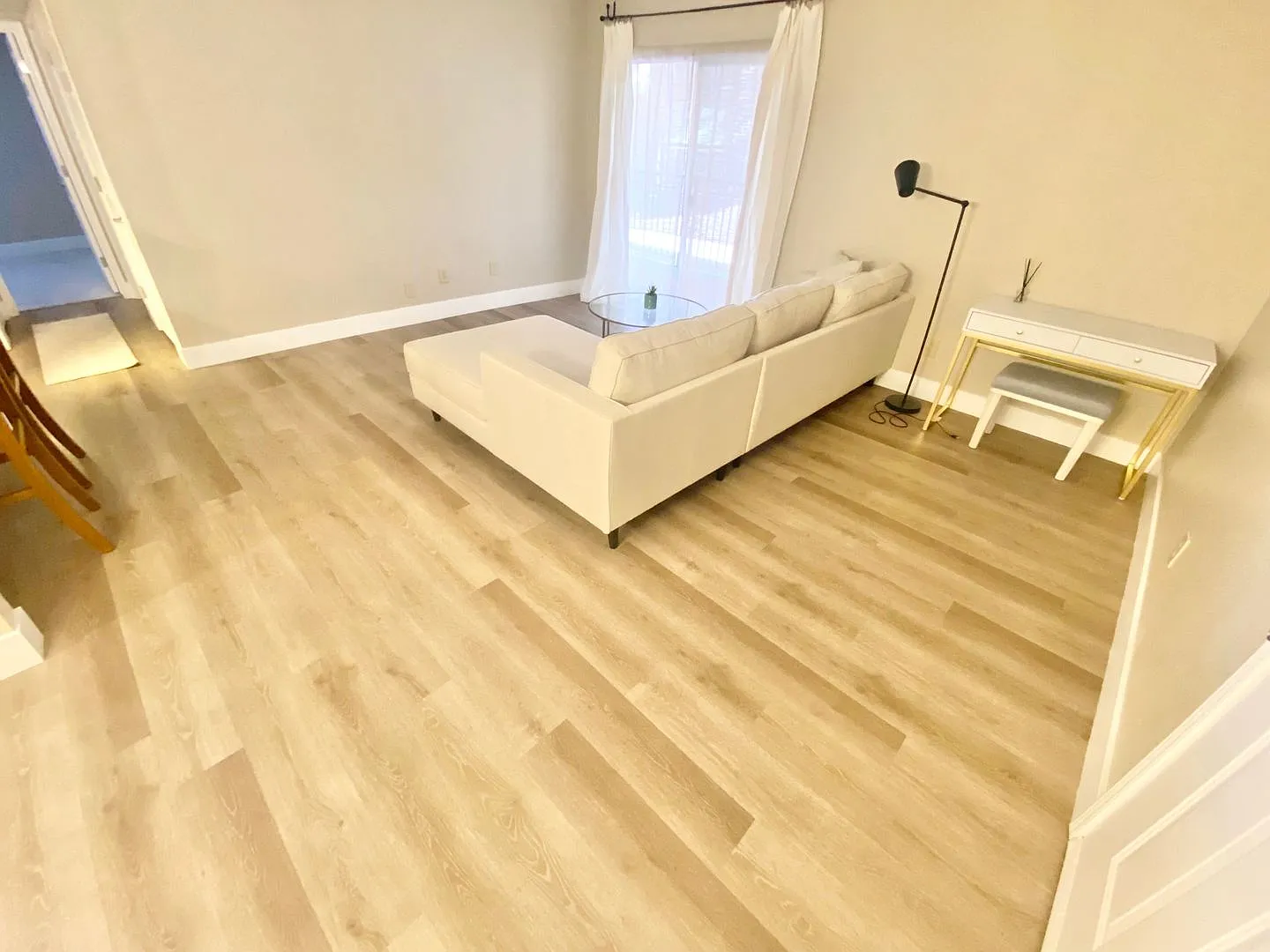 Cute Condo Unit 2 Bedroom / 1 Full Bath ,Partially Furnished In A Guard Gated Community ! — Photo 3