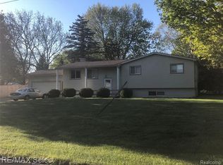 2488 Meadowbrook Ln, Clio, MI 48420