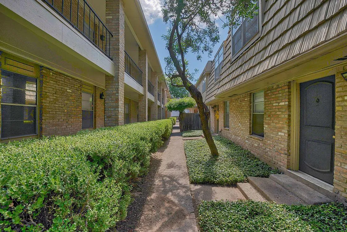 Townsend Apartments — Photo 4