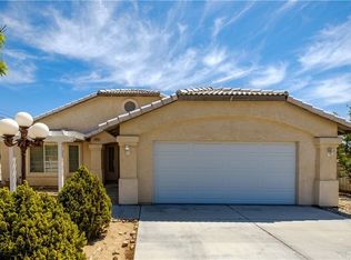 14215 Pawnee Rd, Apple Valley, CA 92307