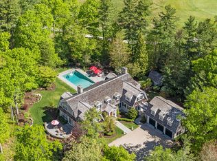 16 Pine Ridge Dr, Mattapoisett, MA 02739