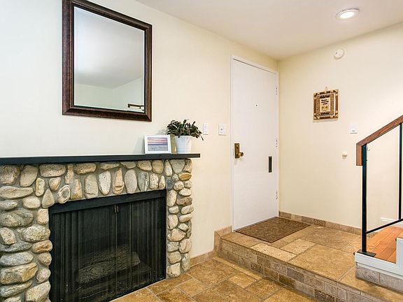 3rd image of 282 N Orange Grove Blvd