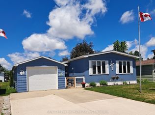 27 Stewart St, Strathroy Caradoc, ON N7G1A1